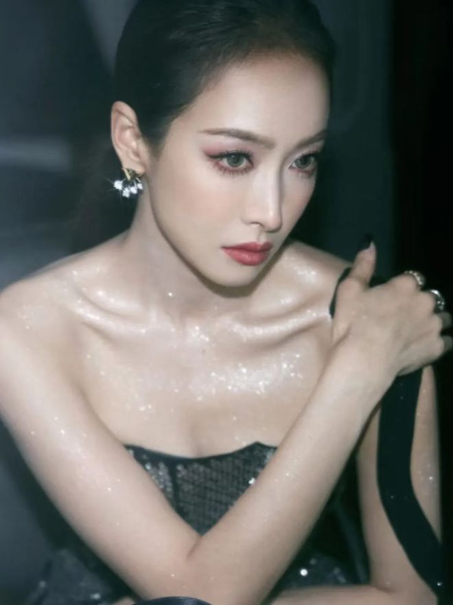买股式穿搭哪位女明星才是预言家？(图5)
