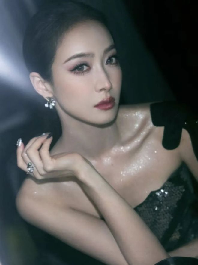 买股式穿搭哪位女明星才是预言家？(图6)