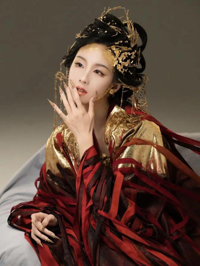 买股式穿搭哪位女明星才是预言家？(图8)